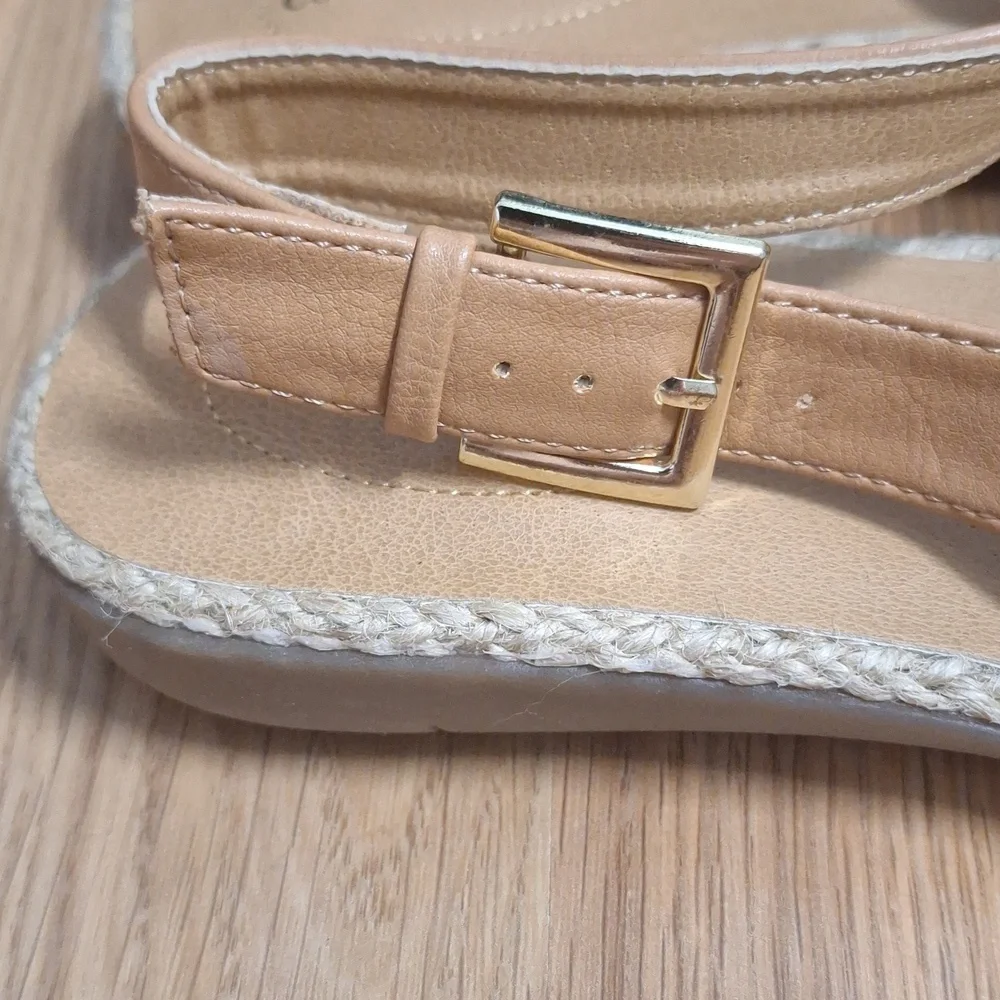 Comfortview Tan Slingback Sandals